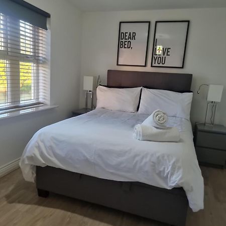Bromley Common- Double Bedroom With En-Suite With Private Lounge In Shared Town House Buitenkant foto