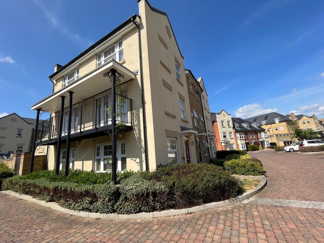 Bromley Common- Double Bedroom With En-Suite With Private Lounge In Shared Town House Buitenkant foto