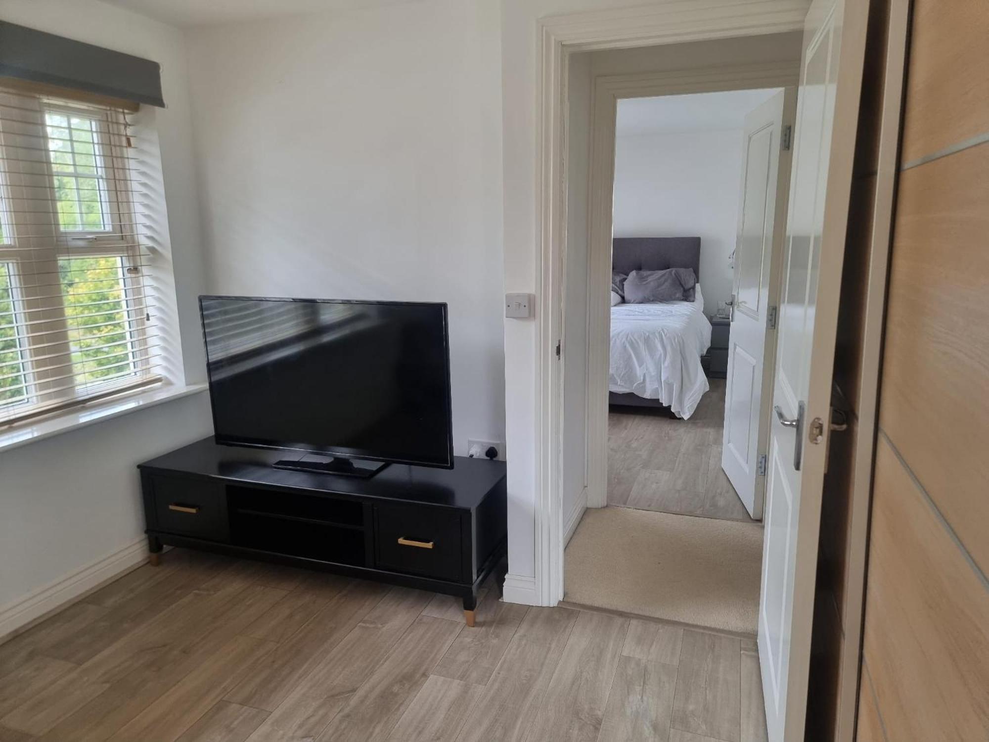 Bromley Common- Double Bedroom With En-Suite With Private Lounge In Shared Town House Buitenkant foto